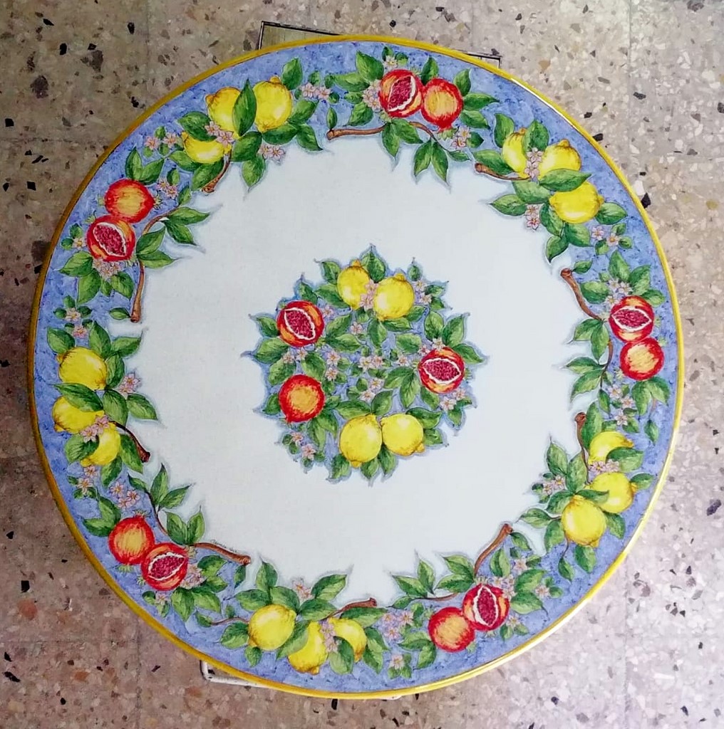 tavolo pietra lavica decorato a mano