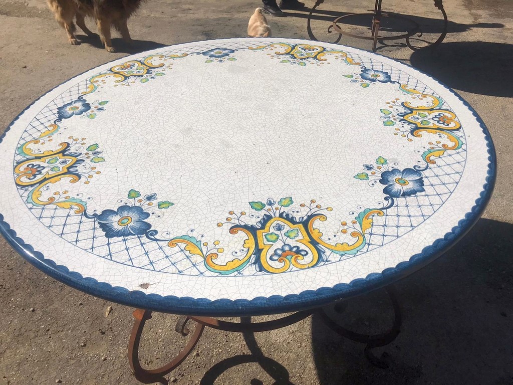 tavolo pietra lavica decorato a mano