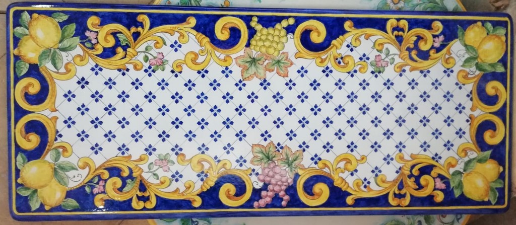 tavolo pietra lavica decorato a mano