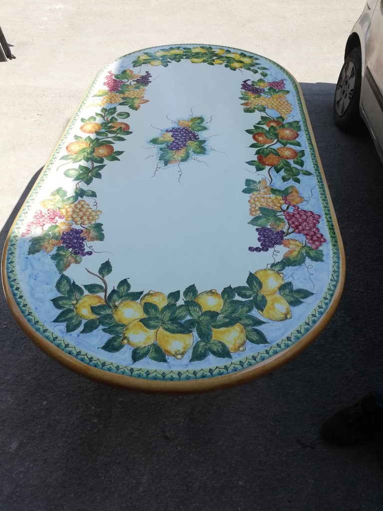 tavolo pietra lavica decorato a mano