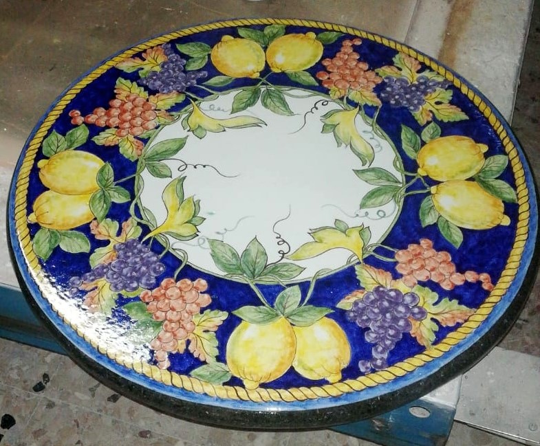 tavolo pietra lavica decorato a mano