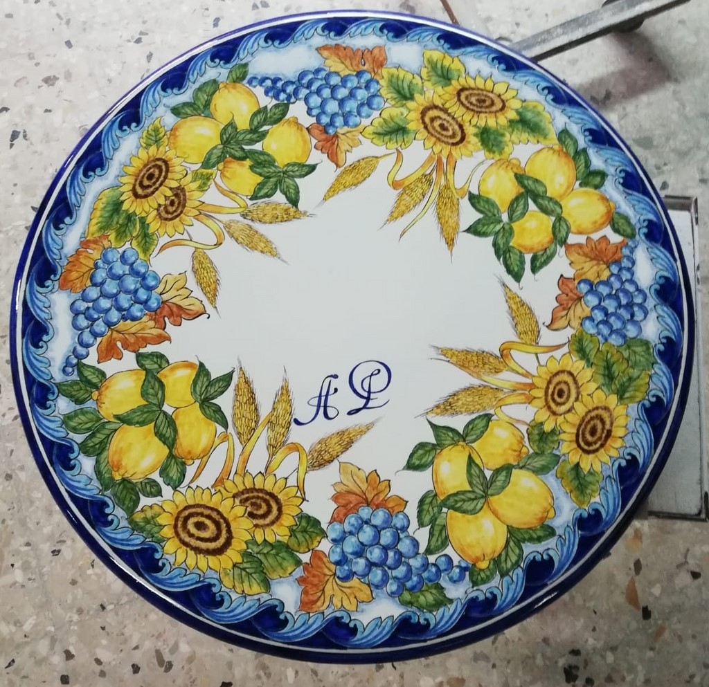 tavolo pietra lavica decorato a mano