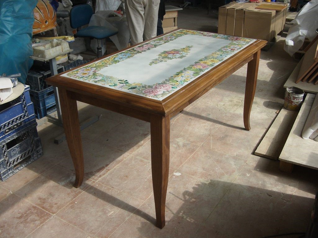 tavolo pietra lavica decorato a mano