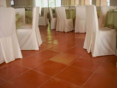 Cotto fatto a mano tipo fiammato